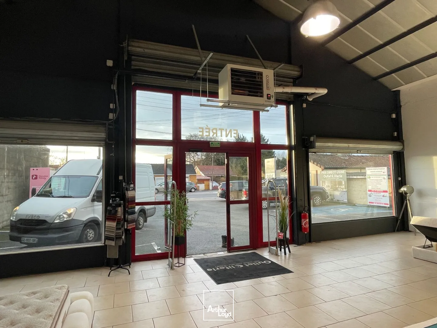 A LOUER 580m2 divisible -Local commercial AUCHY LES MINES ,axe Lille Béthune