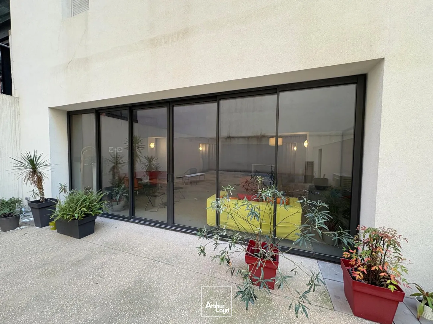 Bureaux / local avec cour à vendre - La Joliette - 13002 Marseille