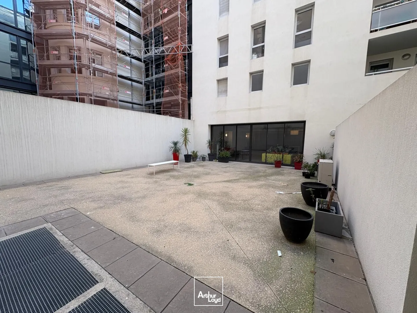 Bureaux / local avec cour à vendre - La Joliette - 13002 Marseille
