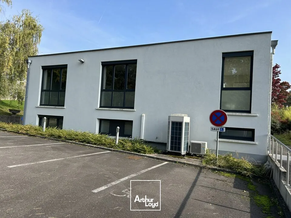 BUREAUX à LOUER de 325.32 m²