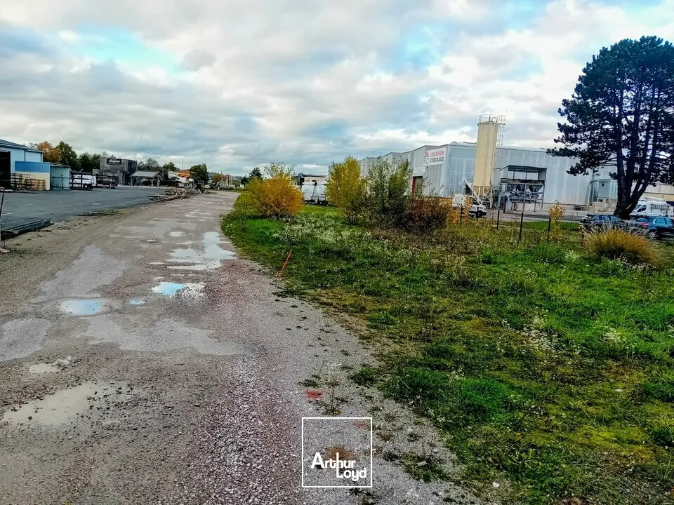 A VENDRE terrain secteur Torcy