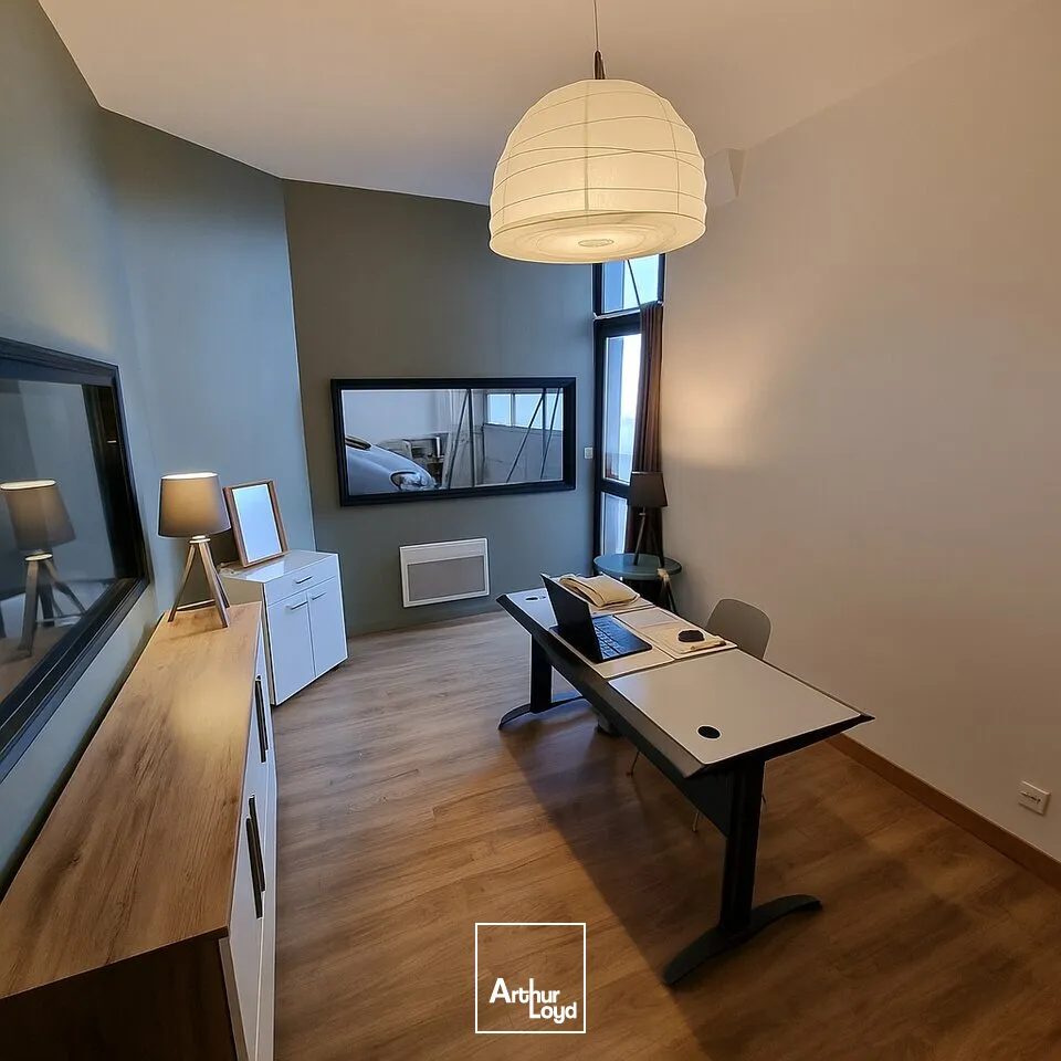 BUREAU COMMERCIAL  140 M2  NIORT - AV DE LIMOGES