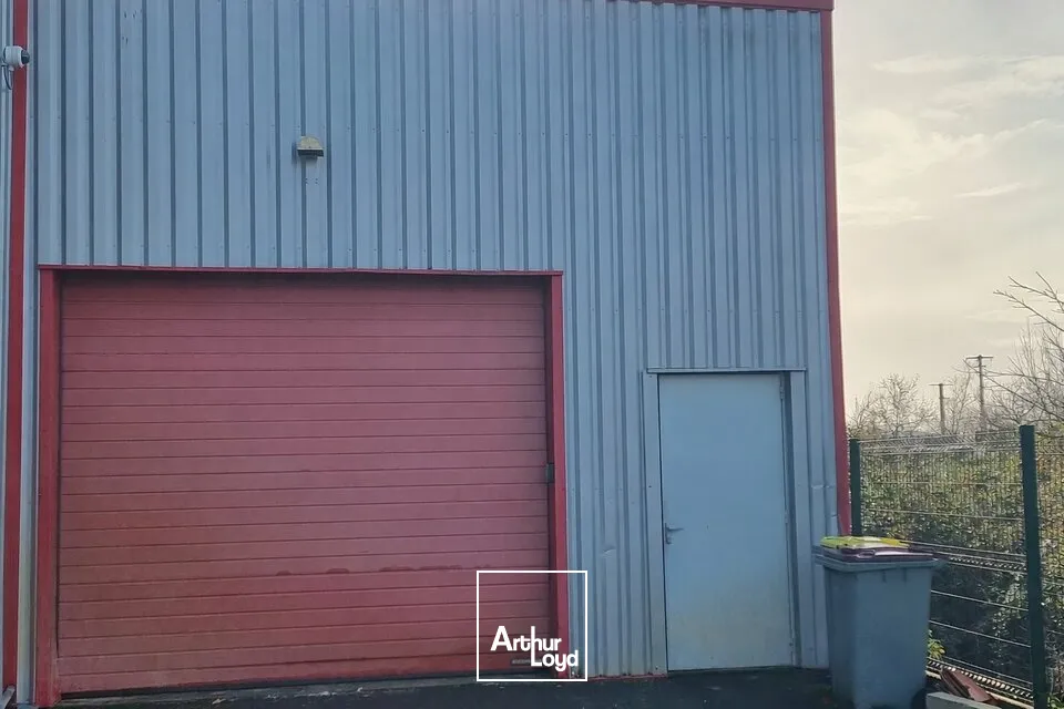 À LOUER  LOCAL D'ACTIVITÉ  ZONE MENDÈS FRANCE