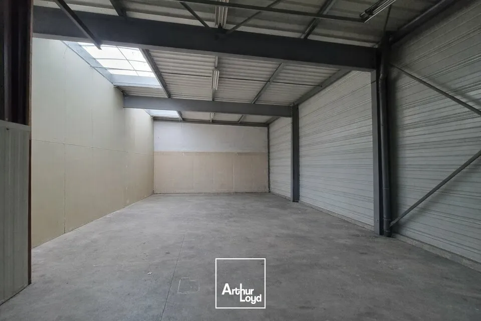 À LOUER  LOCAL D'ACTIVITÉ  ZONE MENDÈS FRANCE