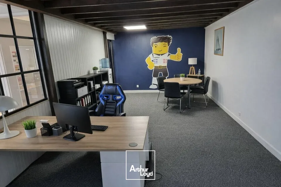 À LOUER  LOCAL D'ACTIVITÉ  ZONE MENDÈS FRANCE