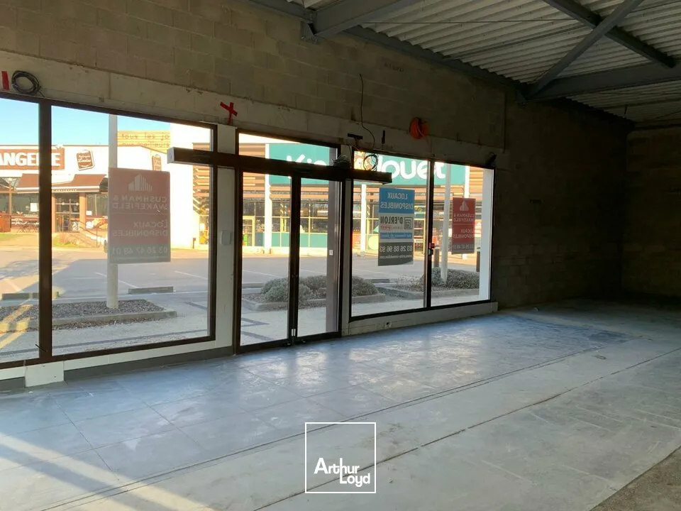 CELLULE COMMERCIALE EMPLACEMENT EXCEPTIONNEL - ZONE COMMERCIALE