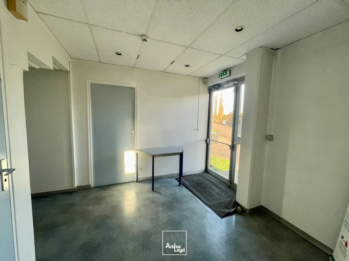 Locaux d'activité à vendre à PETIT COURONNE 76650