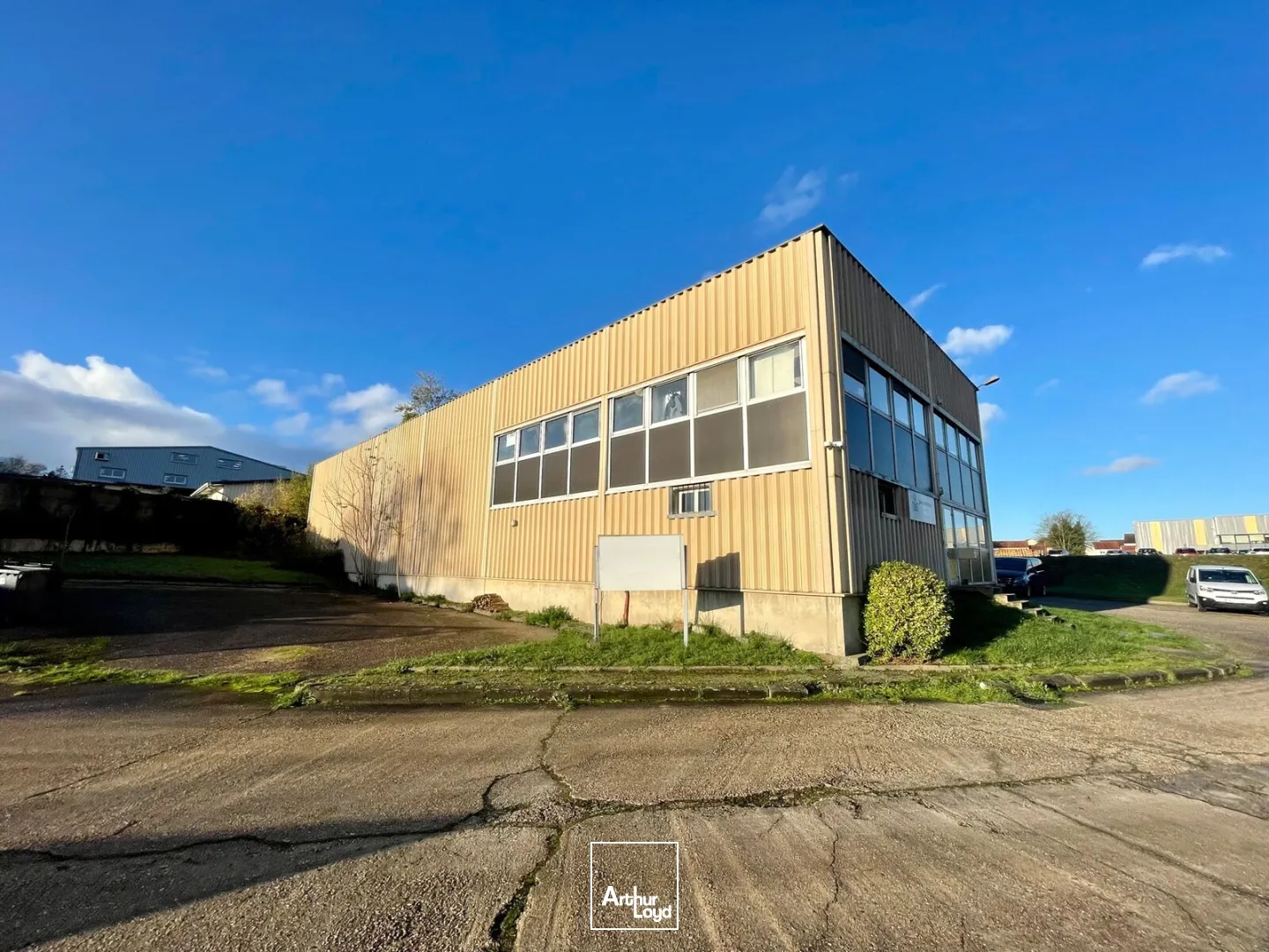 Locaux d'activité à vendre à PETIT COURONNE 76650