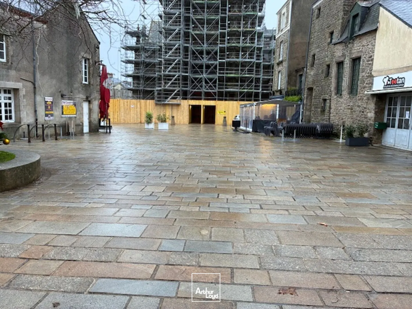 A LOUER LOCAL COMMERCIAL DE 70M2 DANS GUÉRANDE INTRAMUROS