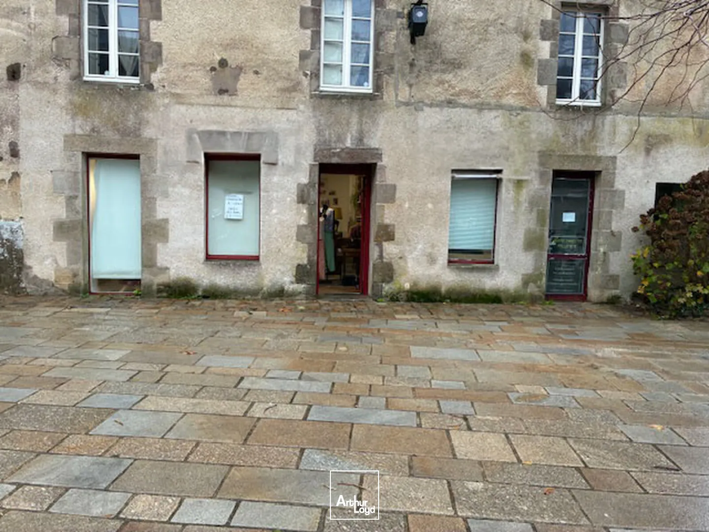 A LOUER LOCAL COMMERCIAL DE 70M2 DANS GUÉRANDE INTRAMUROS