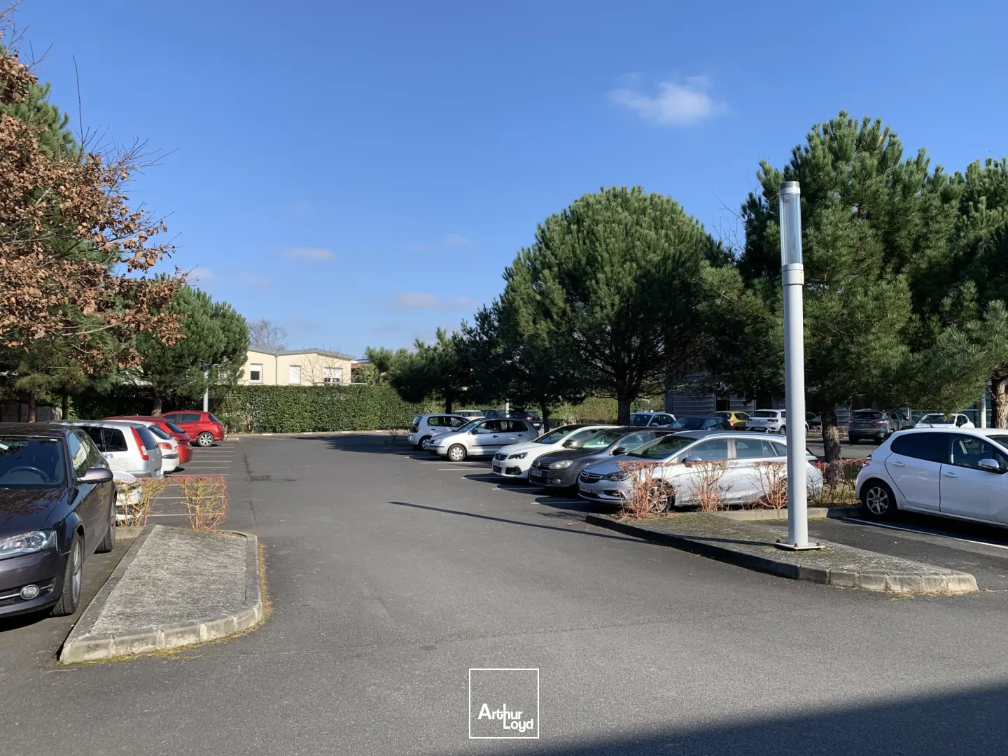 BUREAUX A VENDRE - EUROPARC - CHANTRERIE - 115 M² - PMR