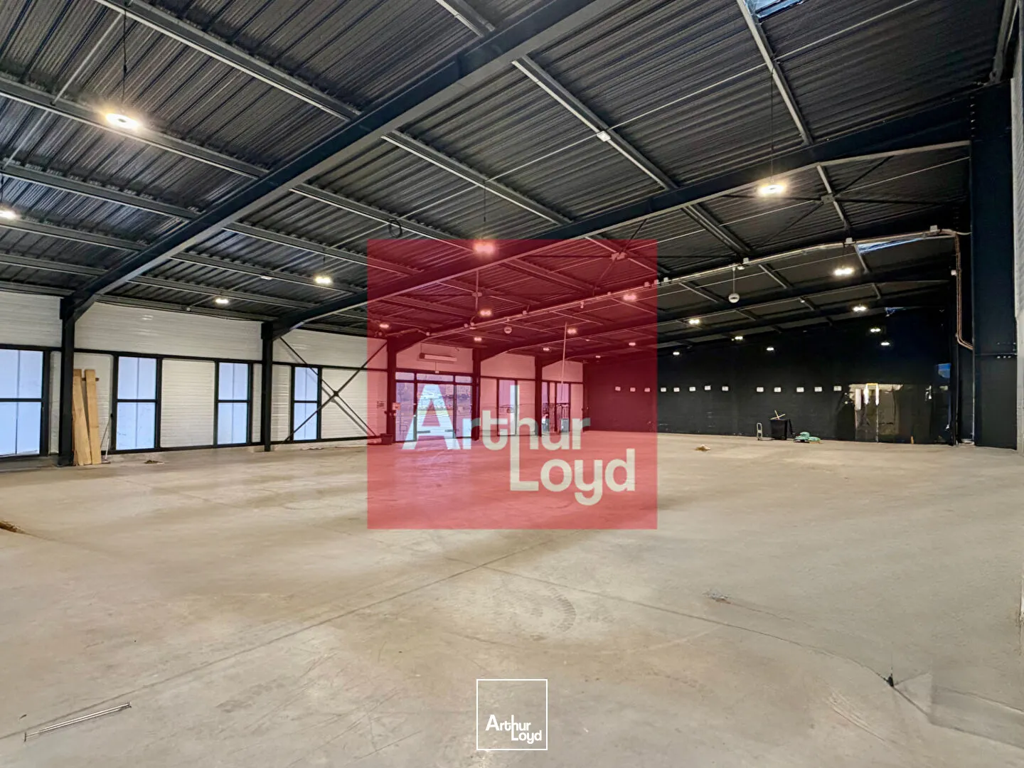 Local d'activité 600 m² aménagé ZAC Le Rouge Foulayronnes