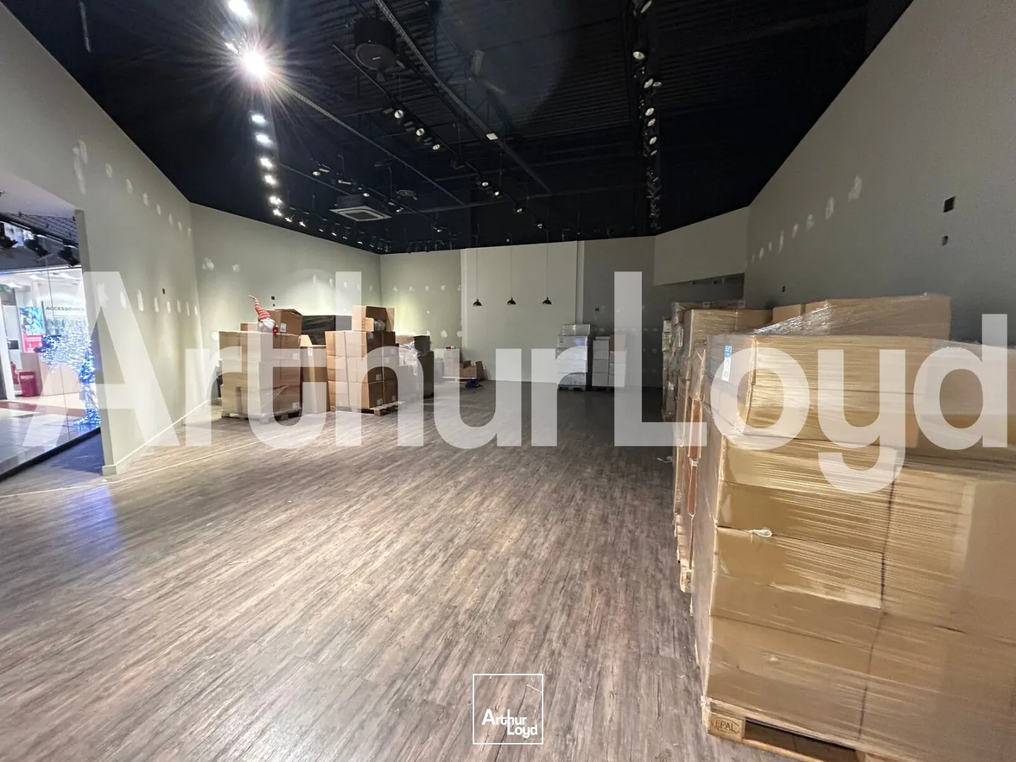 Cellules commerciales 103 à 200 m² à louer - Emplacement premium au coeur d'une galerie marchande dynamique