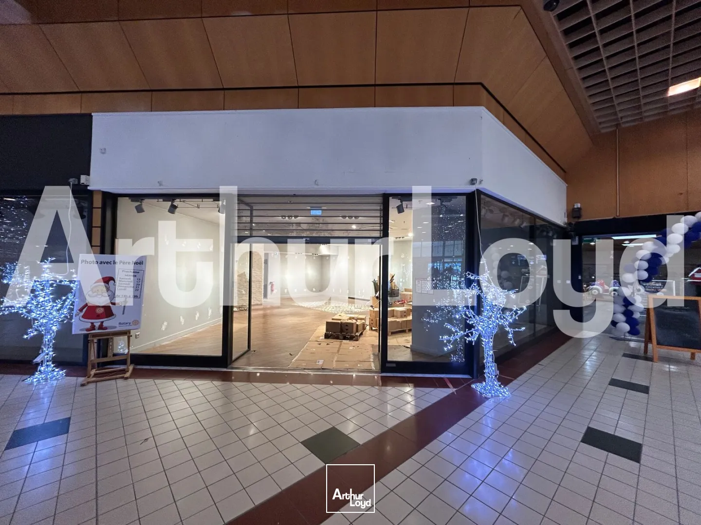 Cellules commerciales 103 à 200 m² à louer - Emplacement premium au coeur d'une galerie marchande dynamique