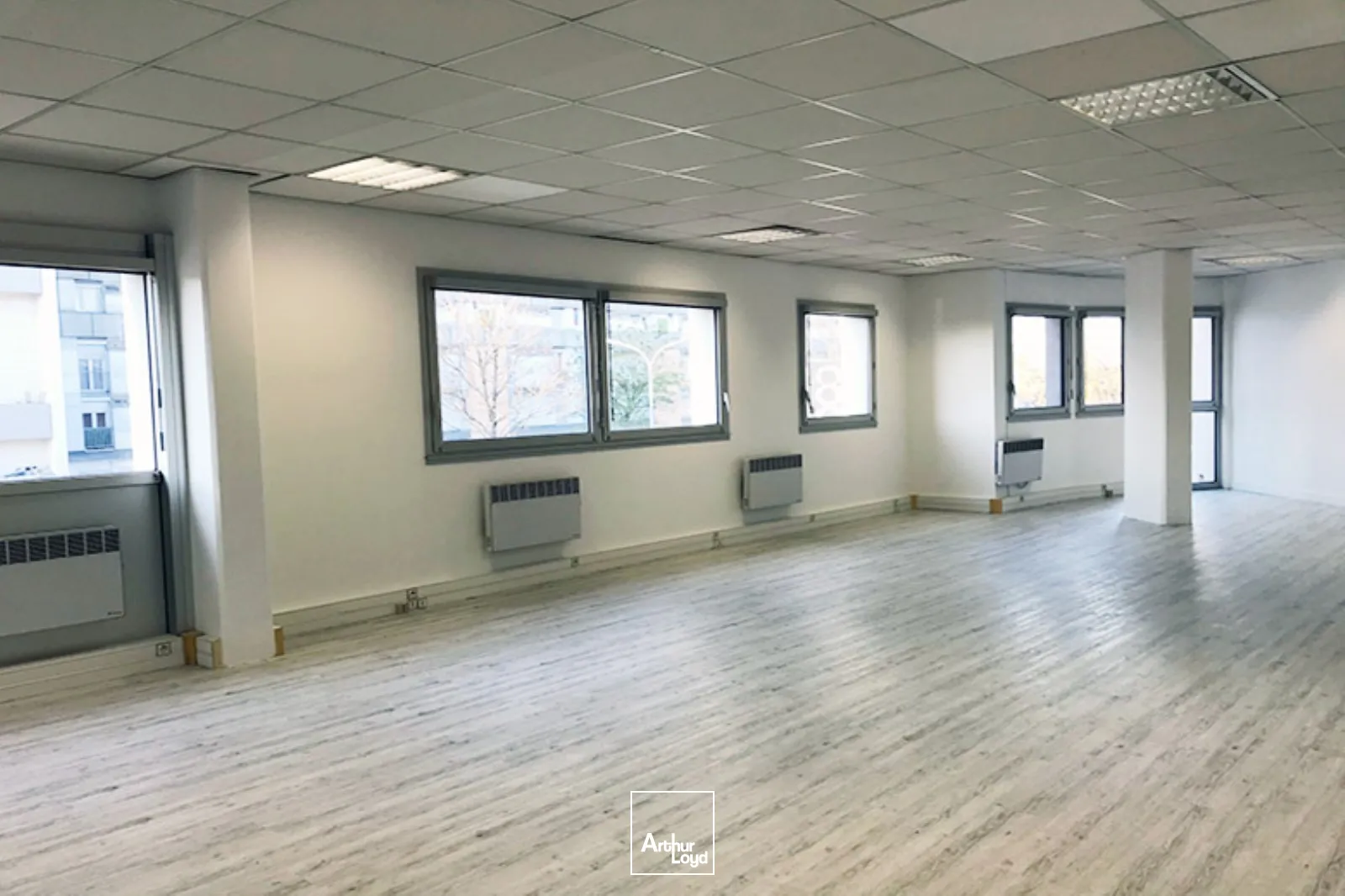 Surfaces de bureaux rénovées à Gennevilliers