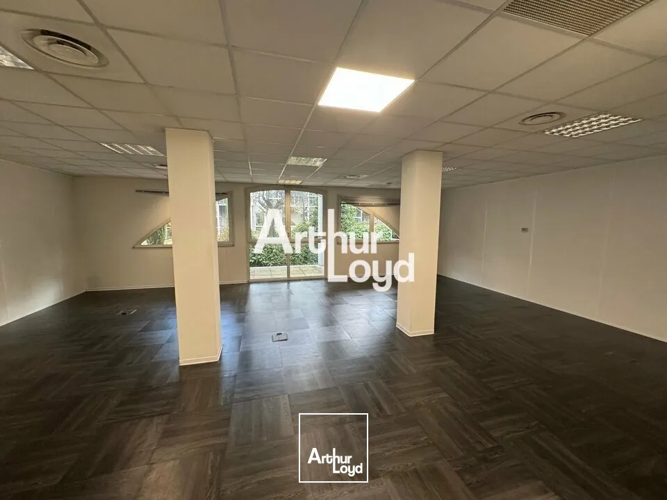 Bureaux cloisonnés 520 m² à louer Sophia Antipolis