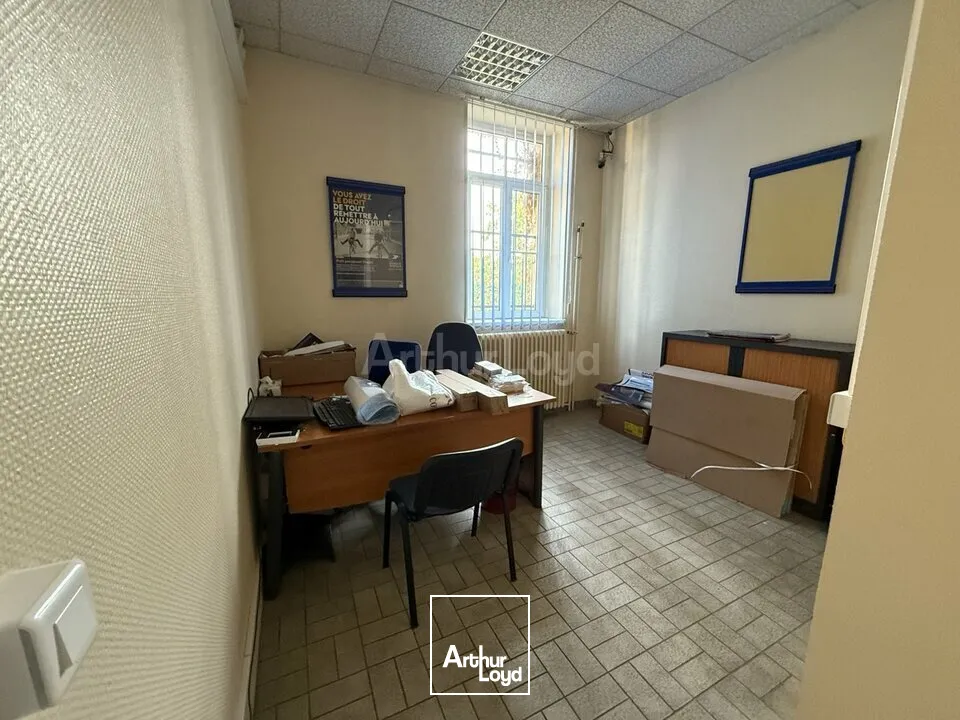 LOCAL COMMERCIAL à LOUER de 85.99 m²