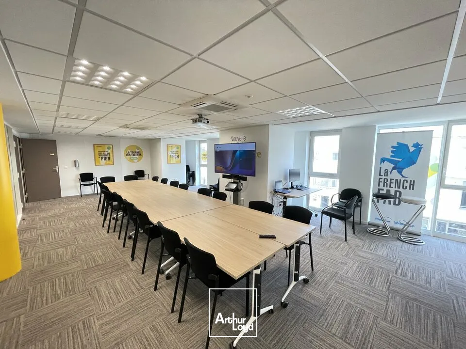 A LOUER POITIERS PROCHE DES CORDELIERS BUREAUX 220m² 