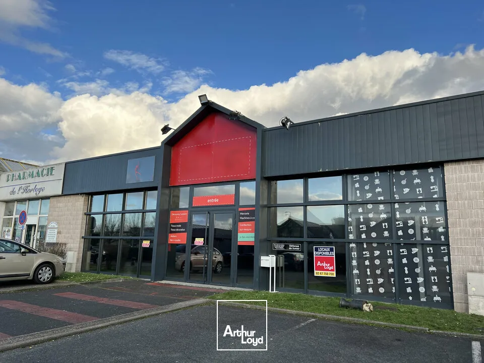 TOURS NORD ZONE COMMERCIALE DE L'HORLOGE LOCAL COMMERCIAL A VENDRE 480 M²