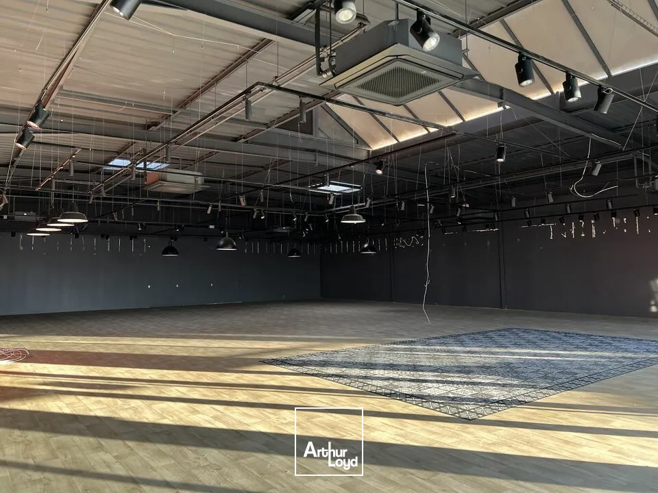 TOURS NORD ZONE COMMERCIALE DE L'HORLOGE LOCAL COMMERCIAL A VENDRE 480 M²