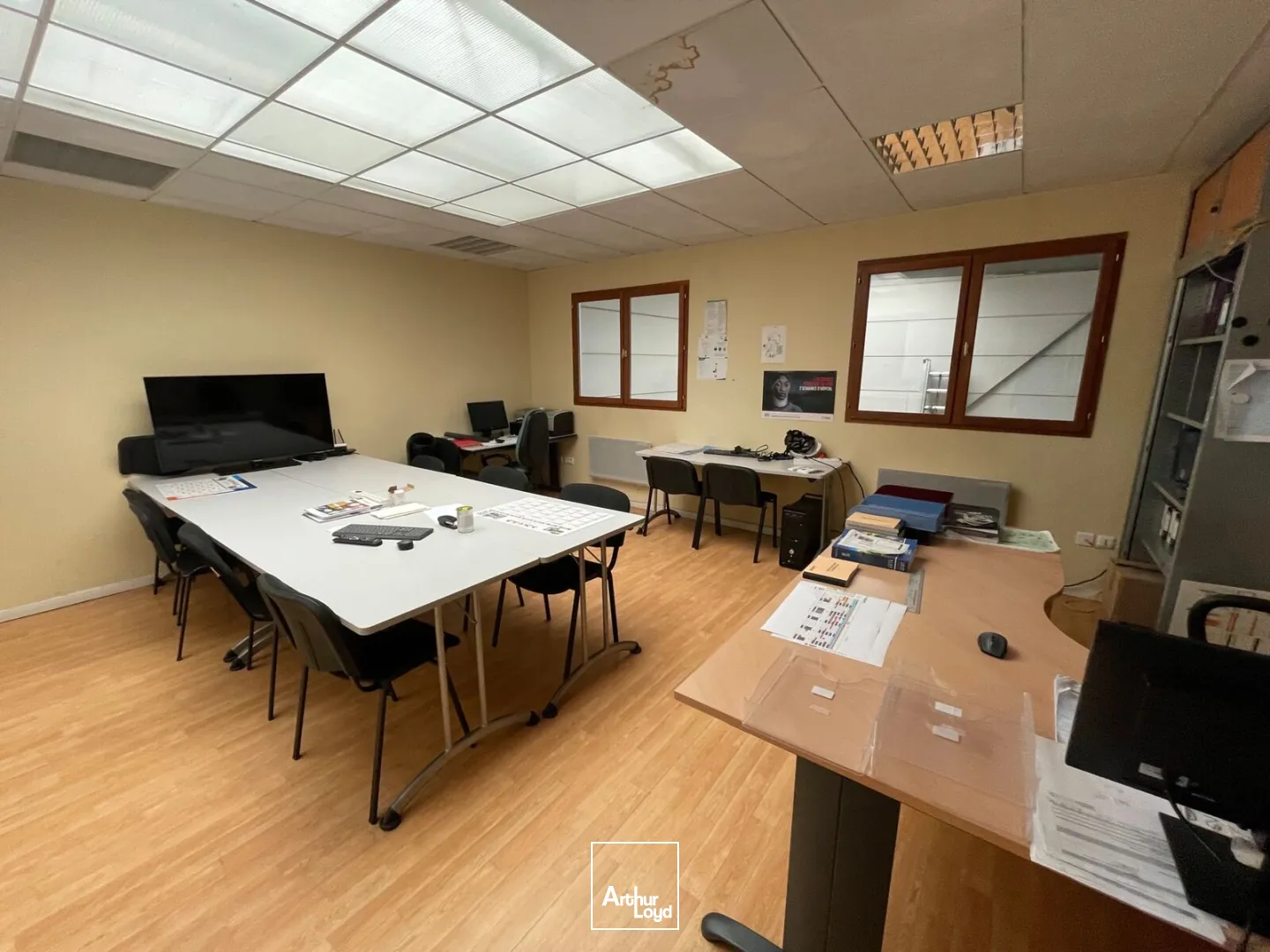 A Louer - Local d'activité d'environ 270 m2 