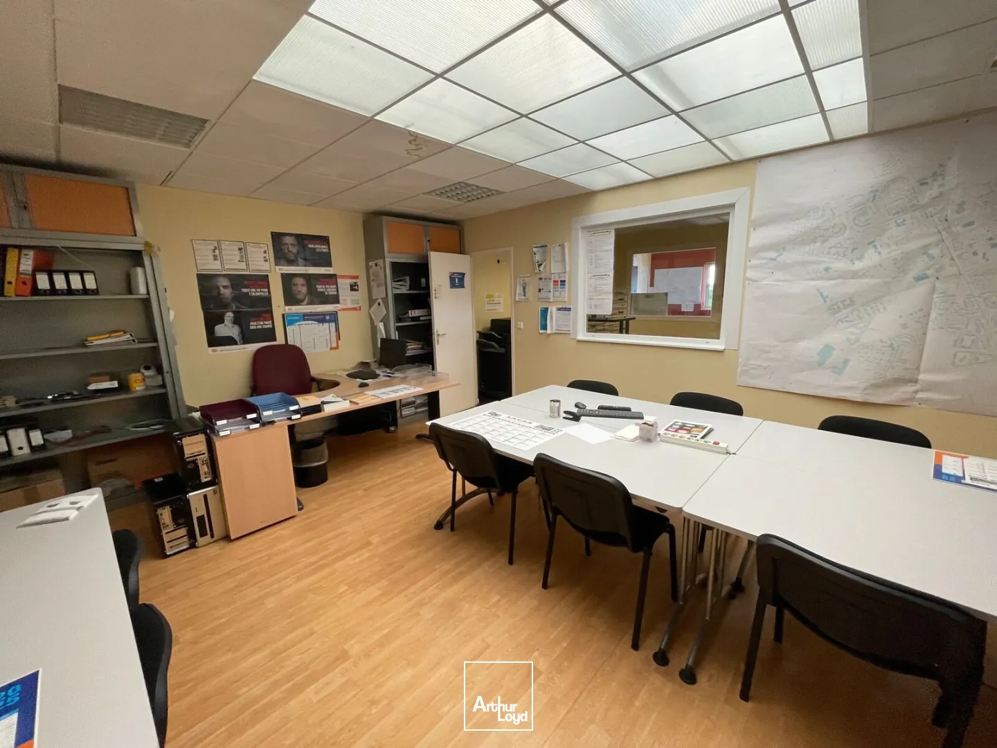 A Louer - Local d'activité d'environ 270 m2 