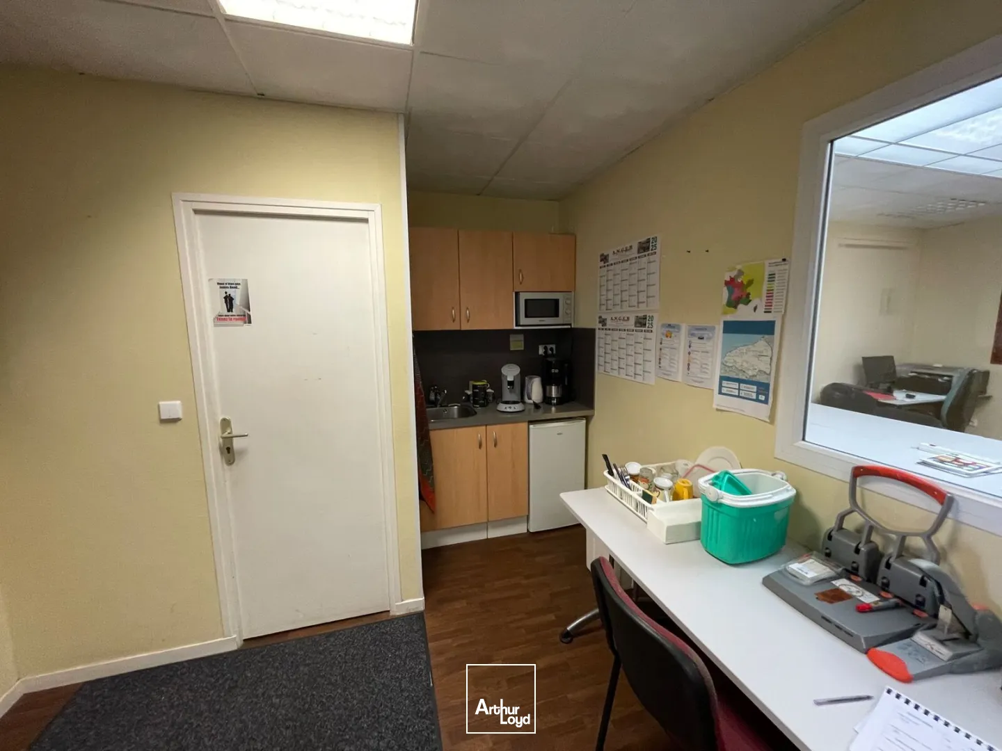 A Louer - Local d'activité d'environ 270 m2 