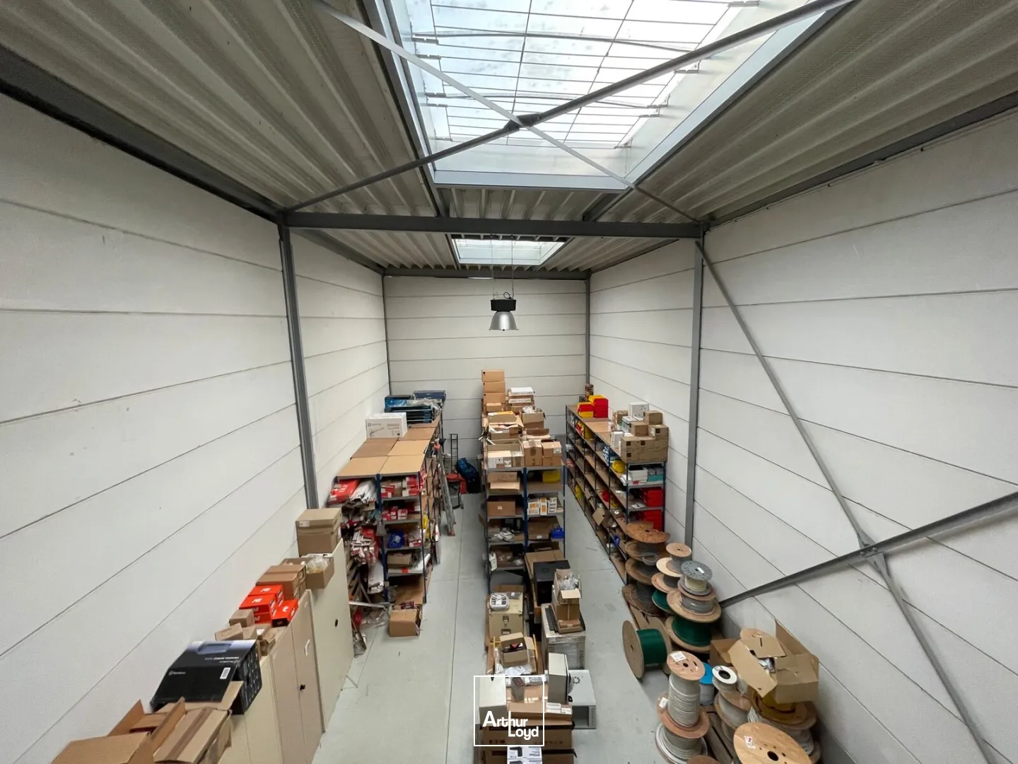 A Louer - Local d'activité d'environ 270 m2 