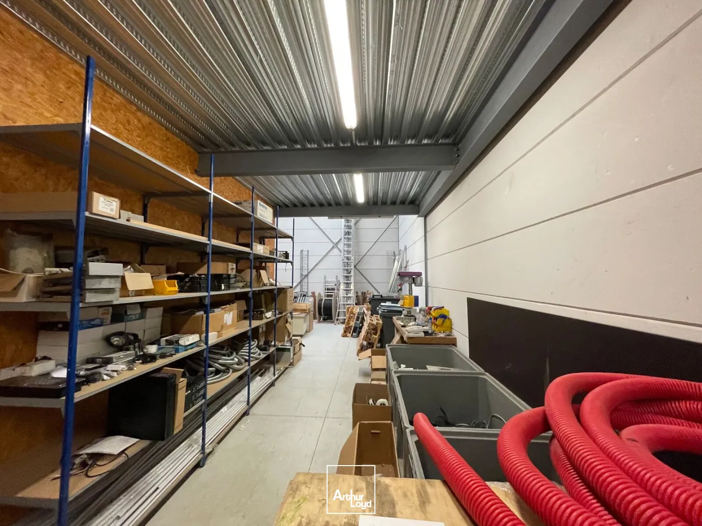 A Louer - Local d'activité d'environ 270 m2 