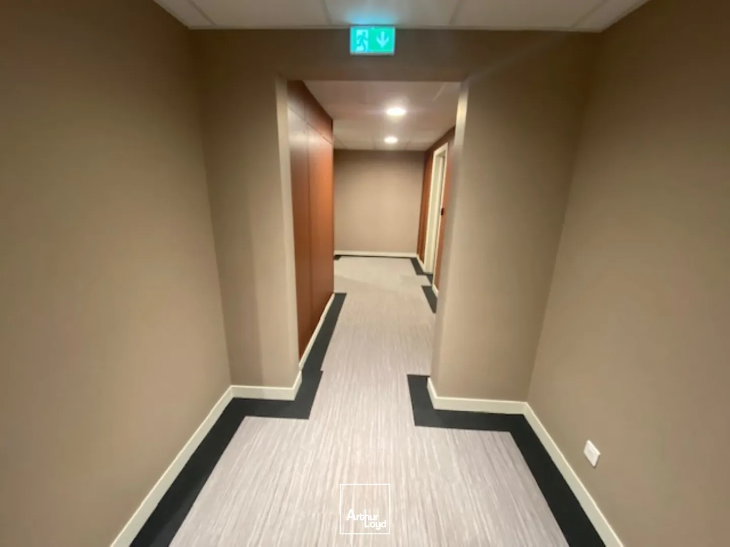 Plateaux de bureaux et commerce Port de Commerce 