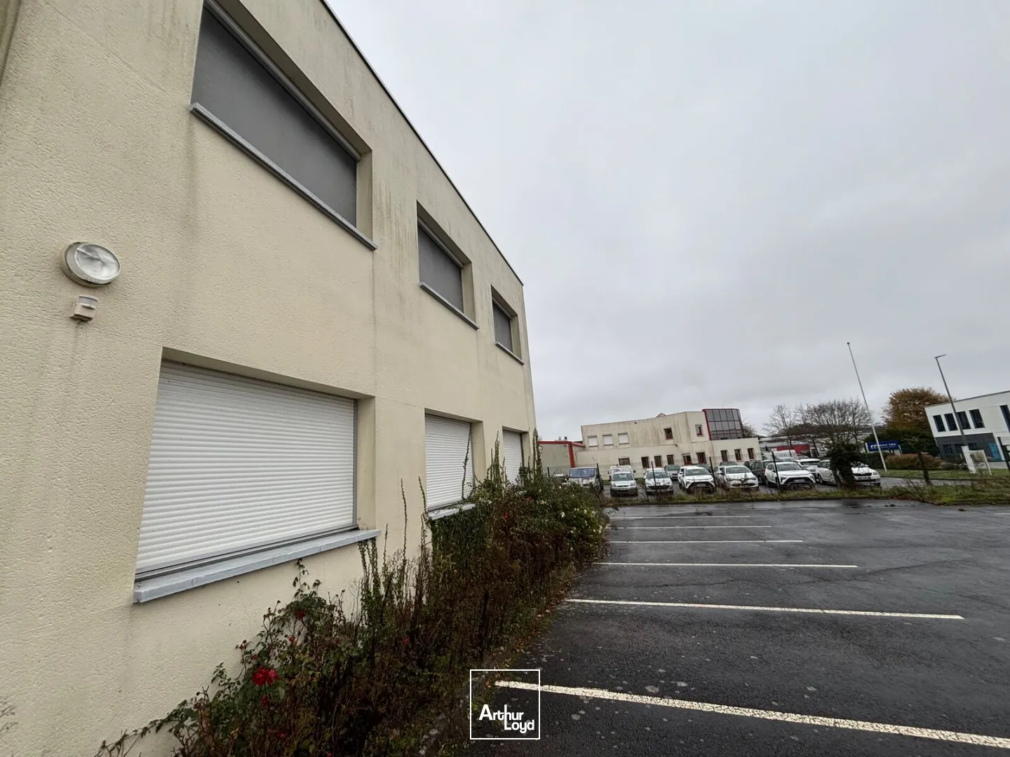BÂTIMENT INDÉPENDANT DE BUREAUX À LOUER-535 M ²-TREILLIÈRES