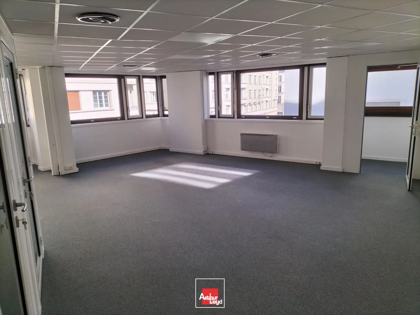 BUREAUX A LOUER GRENOBLE CENTRE VILLE HYPER CENTRE AVEC PARKING