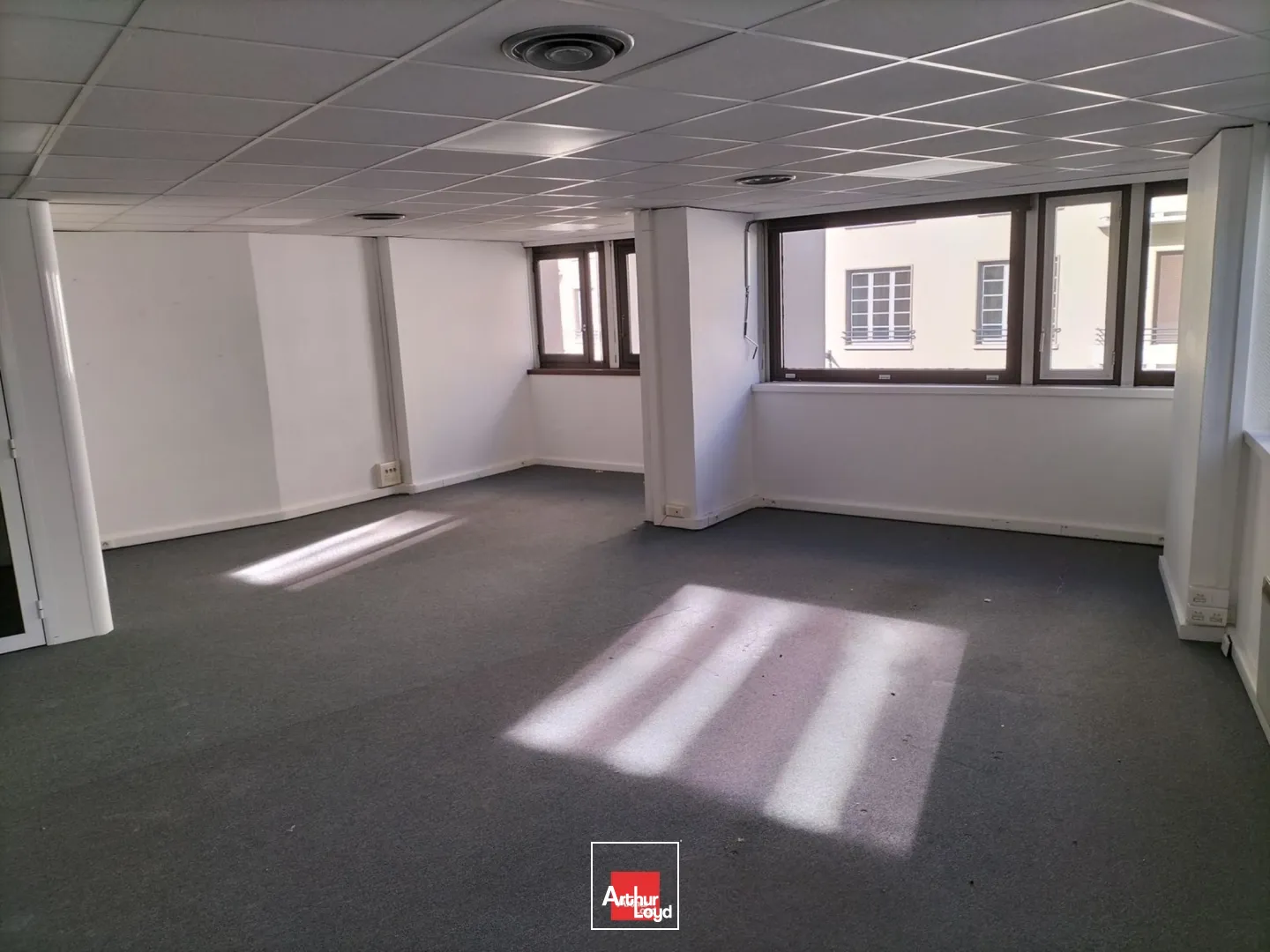 BUREAUX A LOUER GRENOBLE CENTRE VILLE HYPER CENTRE AVEC PARKING