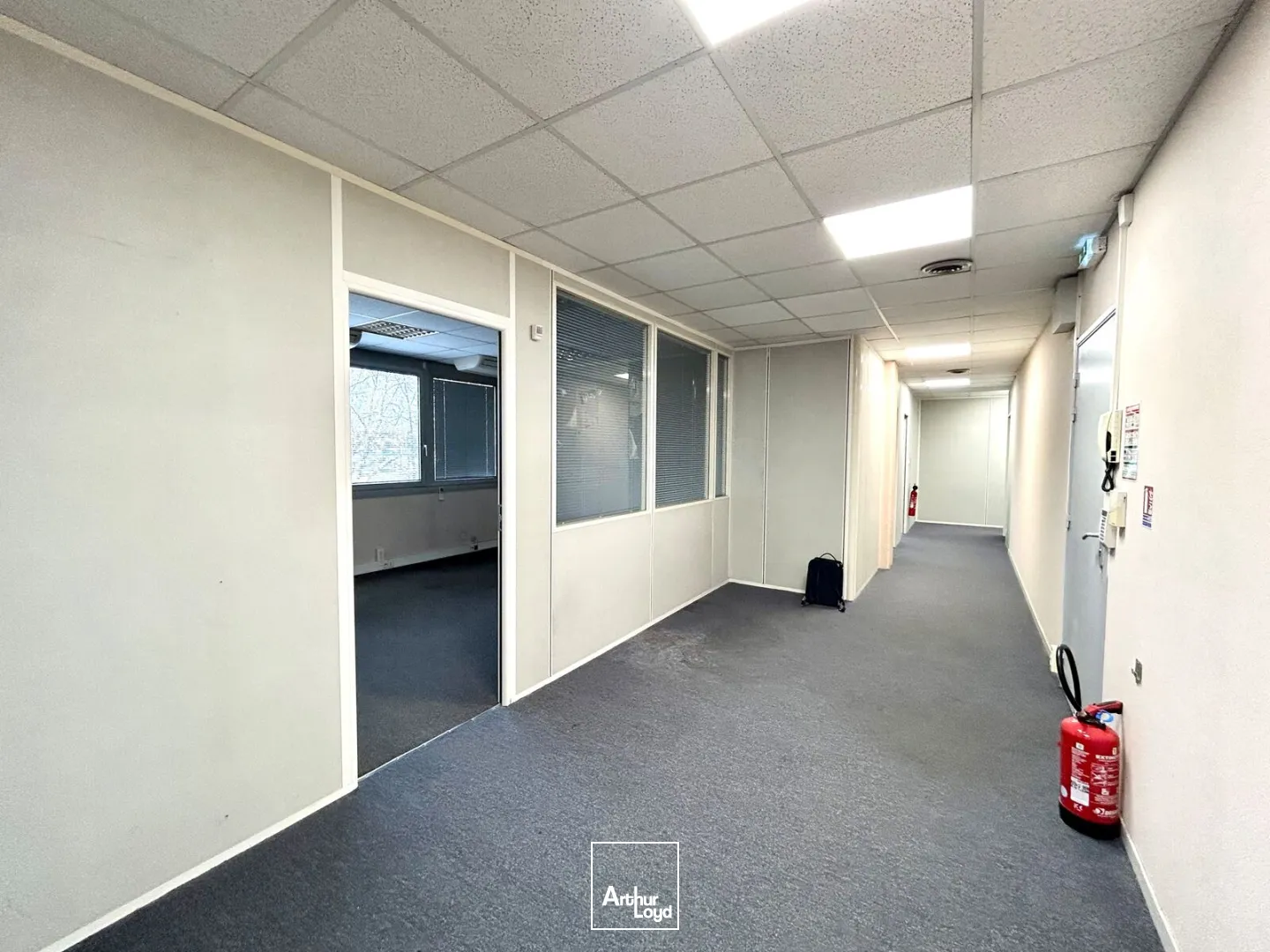 A louer - Bureaux de 195 m² - Bruges Parc de Chavailles