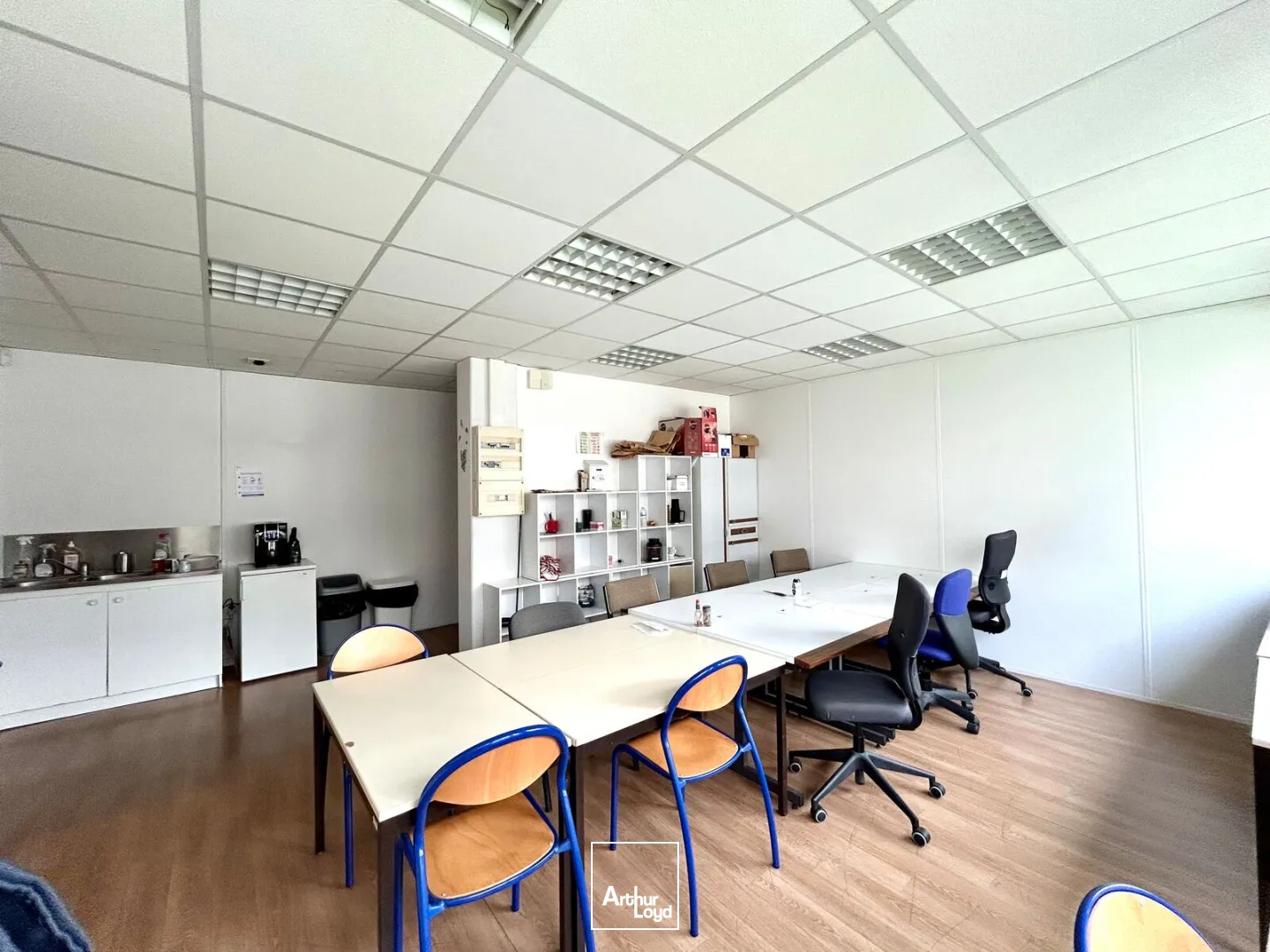 A louer - Bureaux fonctionnels et modulables de 346 m² - Bruges Parc de Chavailles