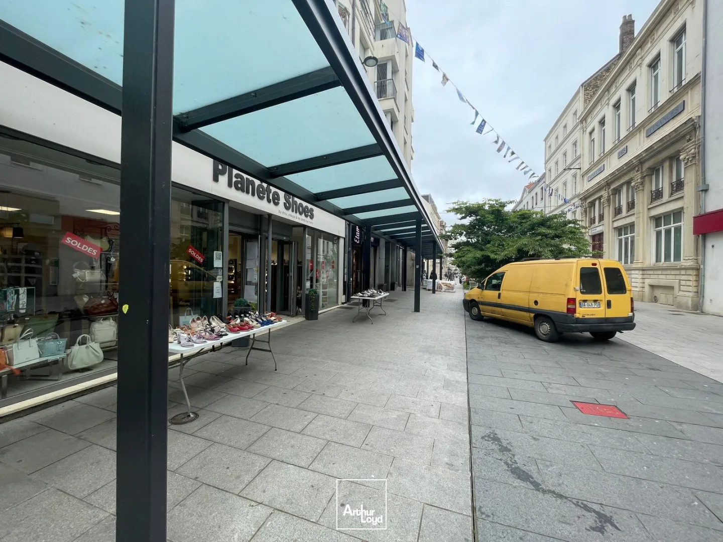 Local commercial à louer à Boulogne-sur-Mer - Emplacement premium en coeur de rue piétonne