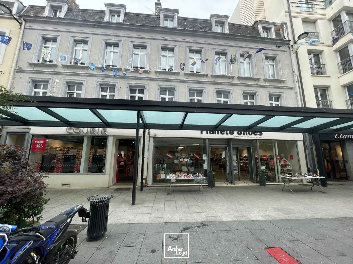 Local commercial à louer à Boulogne-sur-Mer - Emplacement premium en coeur de rue piétonne