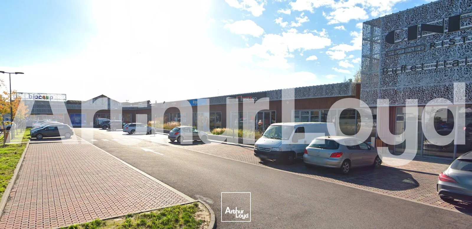 Local commercial à louer au coeur d'un retail park dynamique à Valenciennes - Visibilité et accessibilité optimales