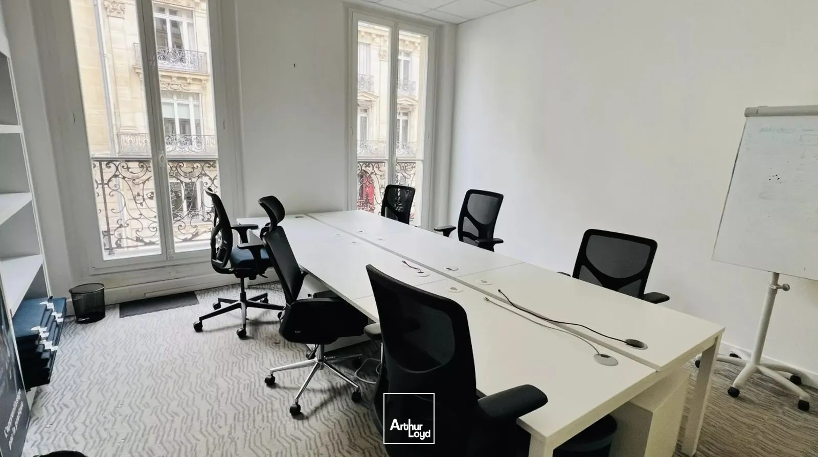 Poste de Travail A Louer - Coworkea Boétie