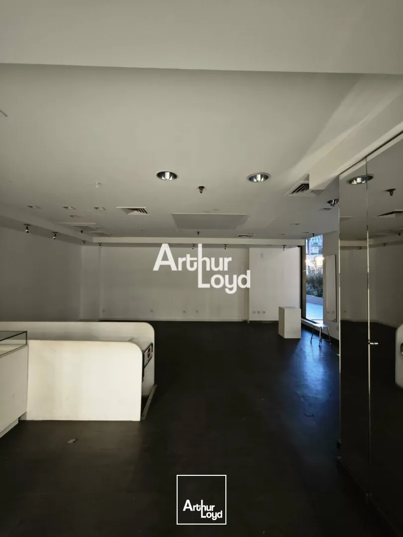 LOCAL COMMERCIAL ERP A LOUER DE 75 M² A CANNES