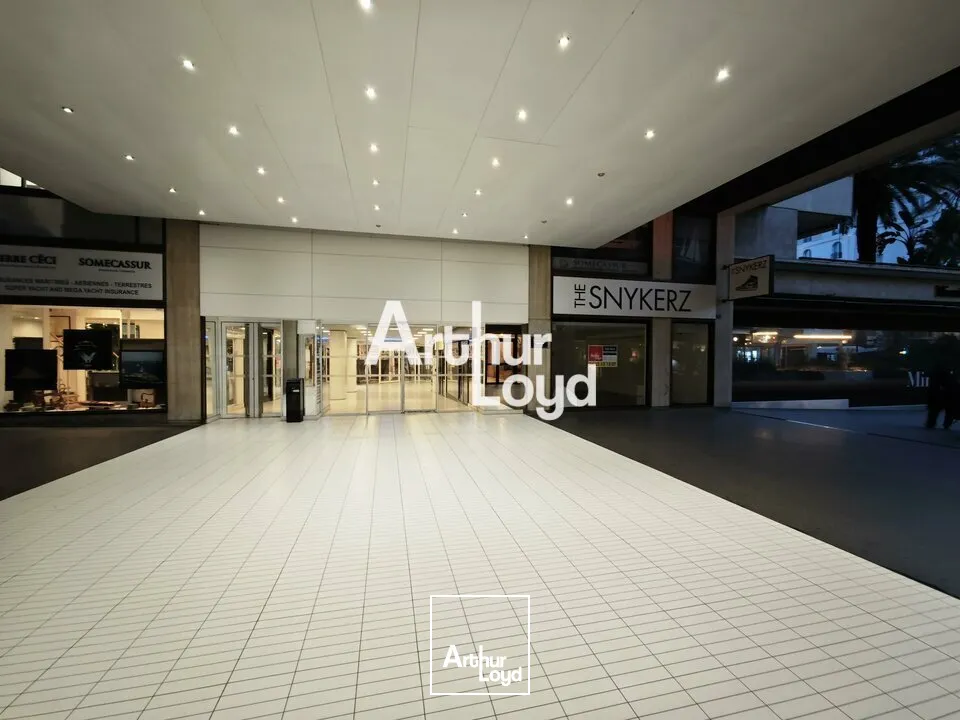 LOCAL COMMERCIAL ERP A LOUER DE 75 M² A CANNES