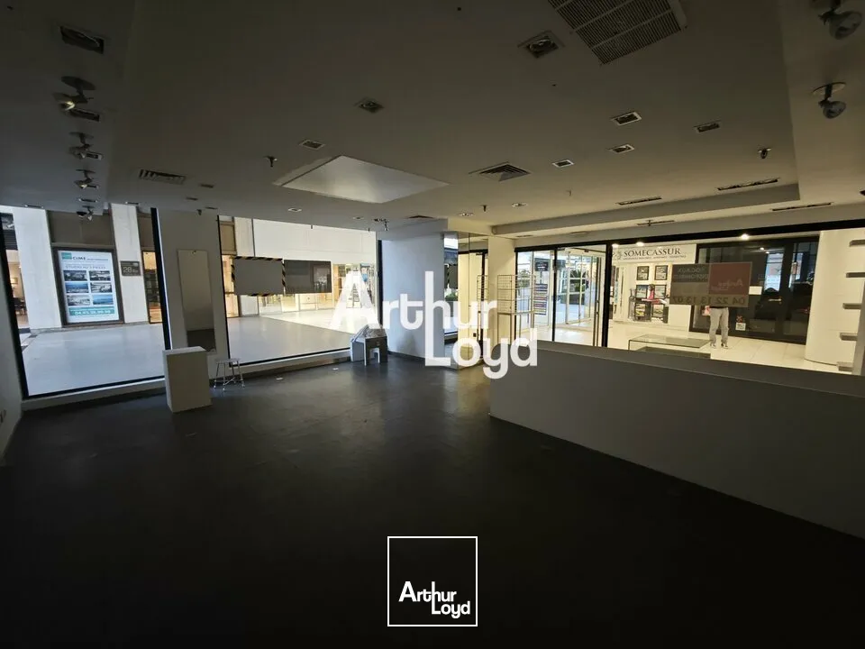 LOCAL COMMERCIAL ERP A LOUER DE 75 M² A CANNES