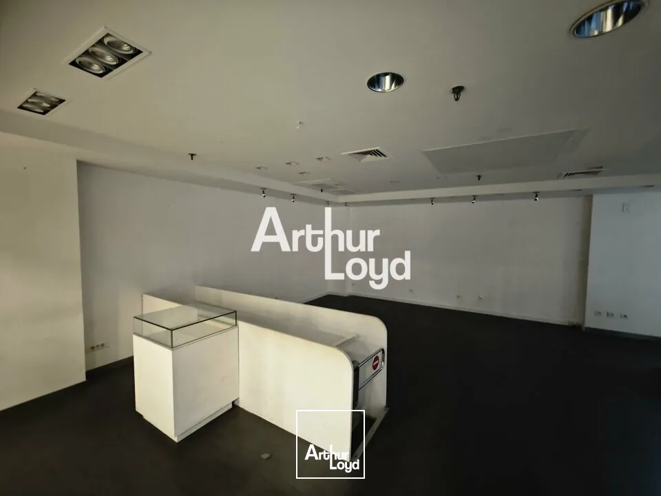 LOCAL COMMERCIAL ERP A LOUER DE 75 M² A CANNES