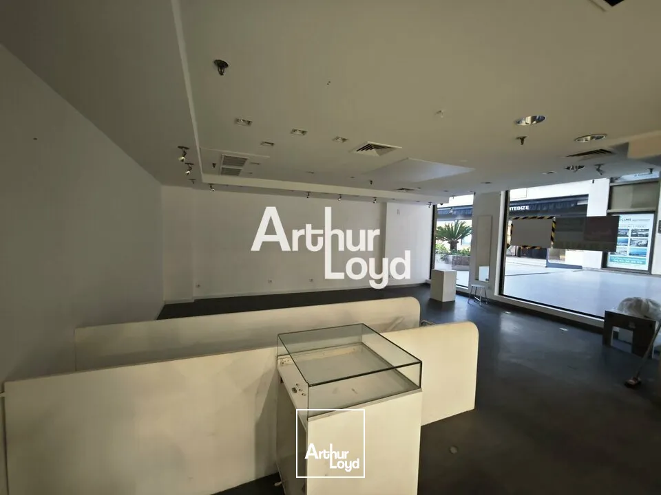 LOCAL COMMERCIAL ERP A LOUER DE 75 M² A CANNES