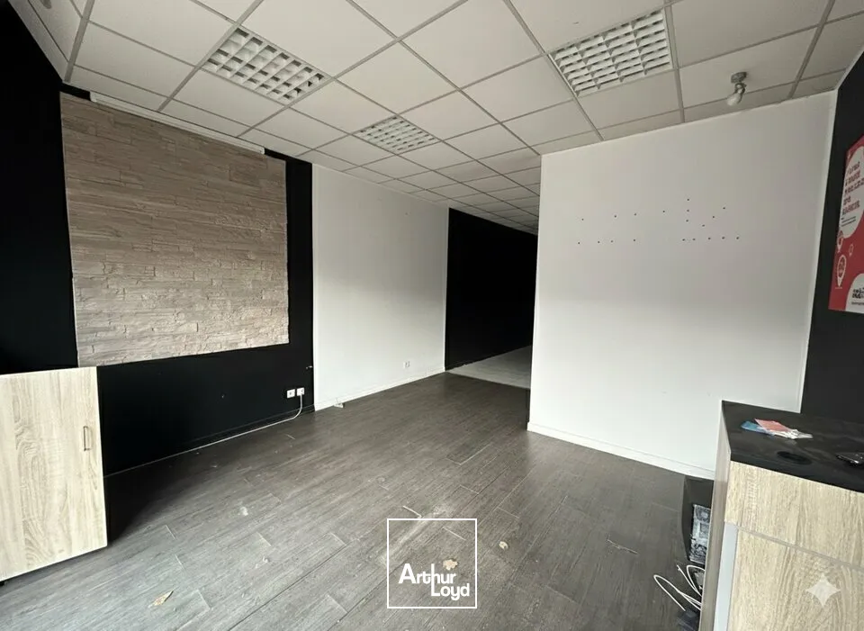 Local professionnel d'environ 50 m2 - Gare Reims Centre 