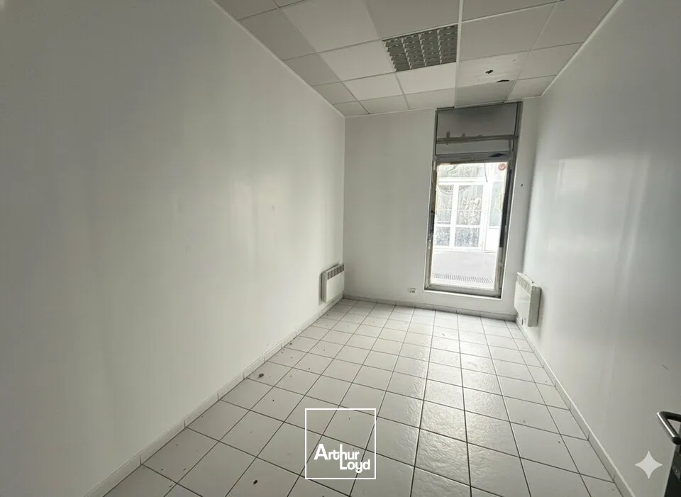 Local professionnel d'environ 50 m2 - Gare Reims Centre 