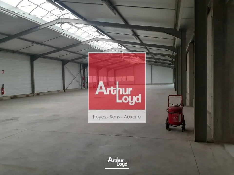 Nouvelle Exclusivité ! Bâtiment industriel/stockage