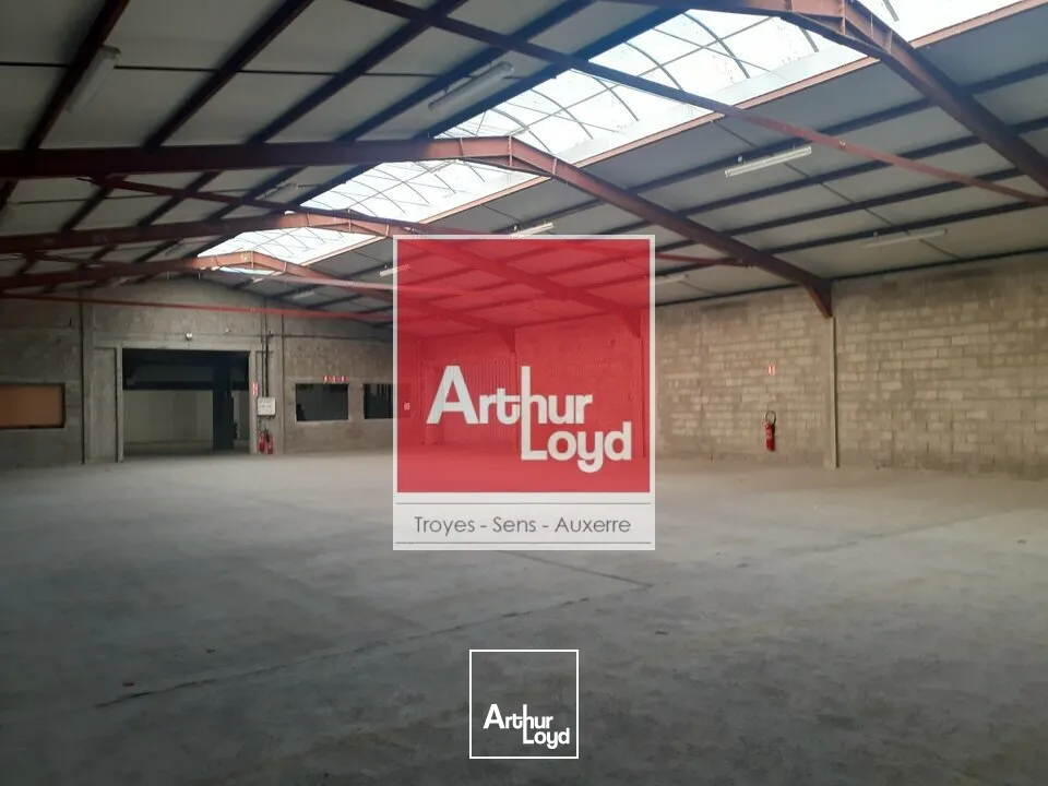 Nouvelle Exclusivité ! Bâtiment industriel/stockage