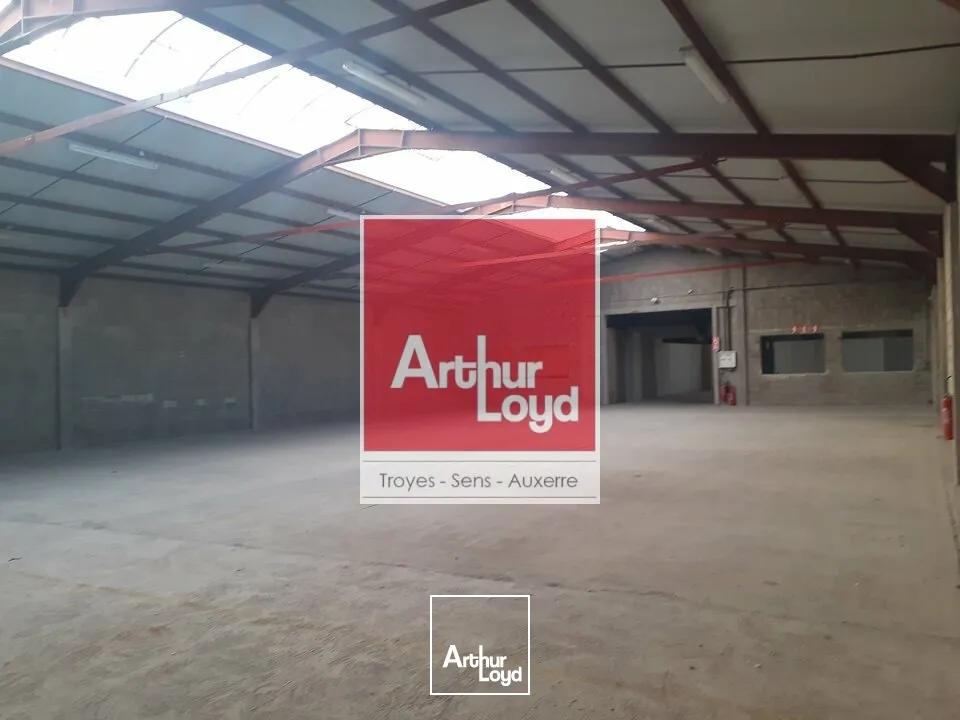 Nouvelle Exclusivité ! Bâtiment industriel/stockage