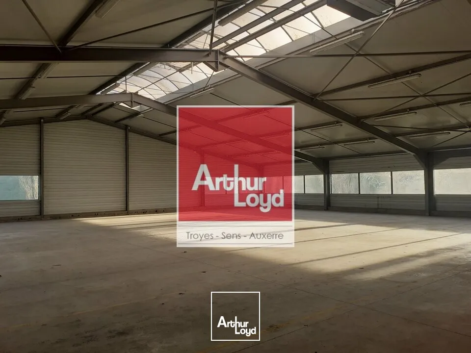 Nouvelle Exclusivité ! Bâtiment industriel/stockage